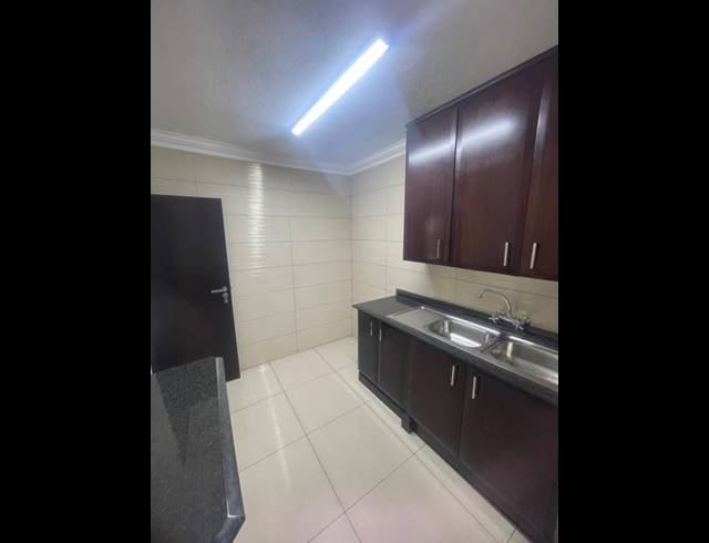 5 BEDROOM HOUSE FOR SALE IN ELDOGLEN